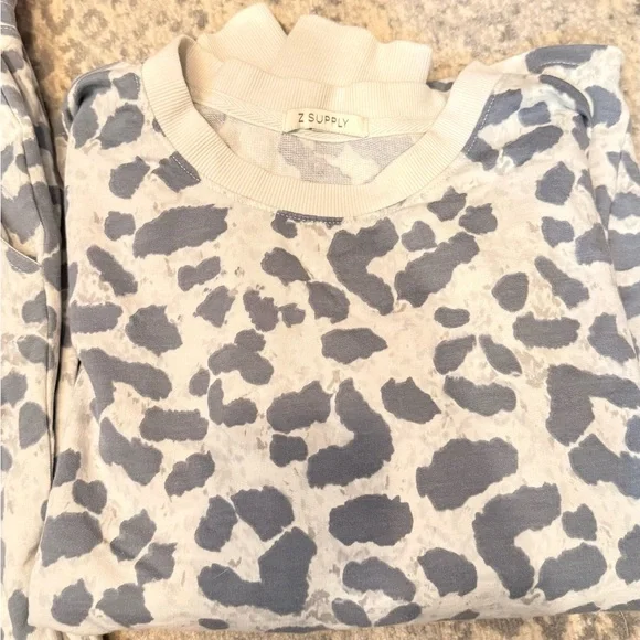 Z Supply Gray and White Lounge Set - Picture 3 of 8